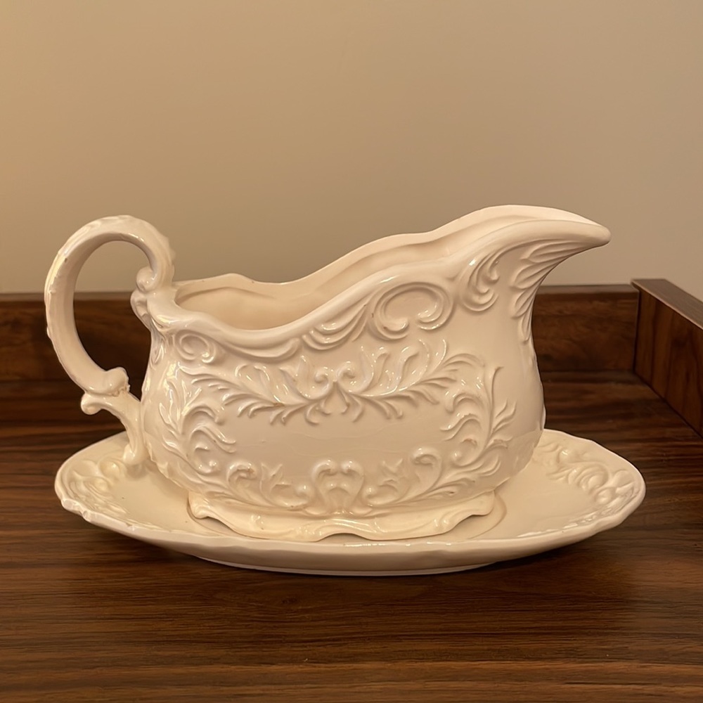 French Provincial C-7994 Napcoware Ivory Colored Gravy Boat and Under Plate